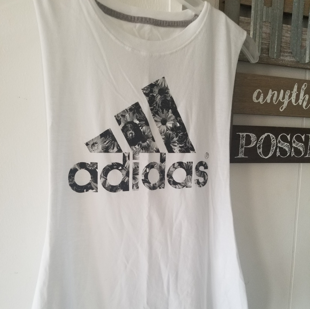 Addias performance tee
